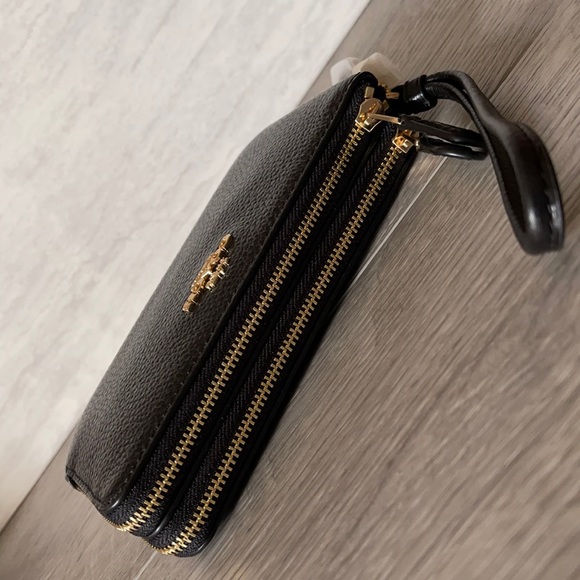Coach Double Corner Zip Wristlet Black